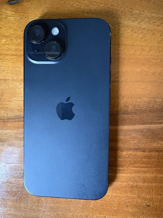Продавам iphone 15