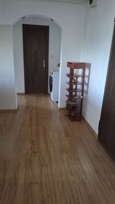 Închiriez apartament