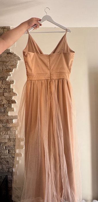 Официална рокля.