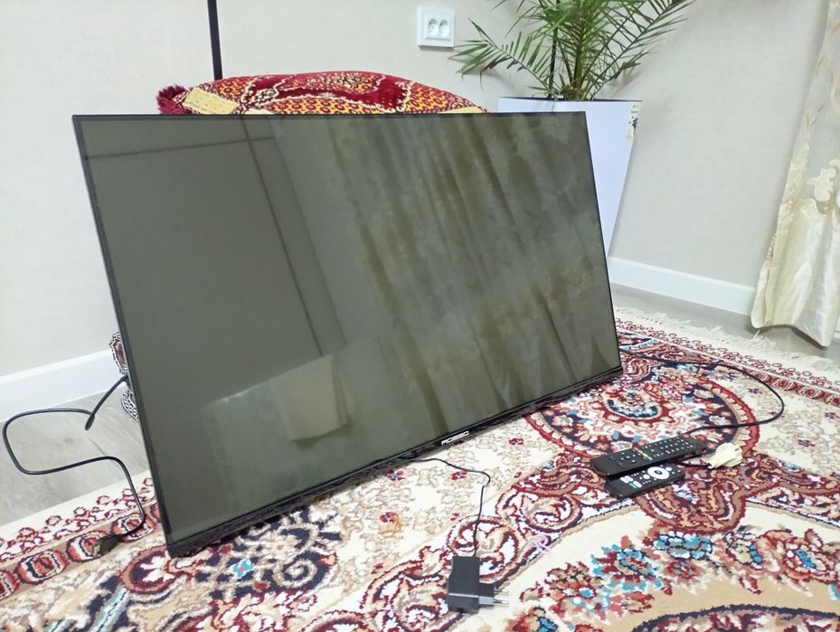 Телевизор Rosso 43