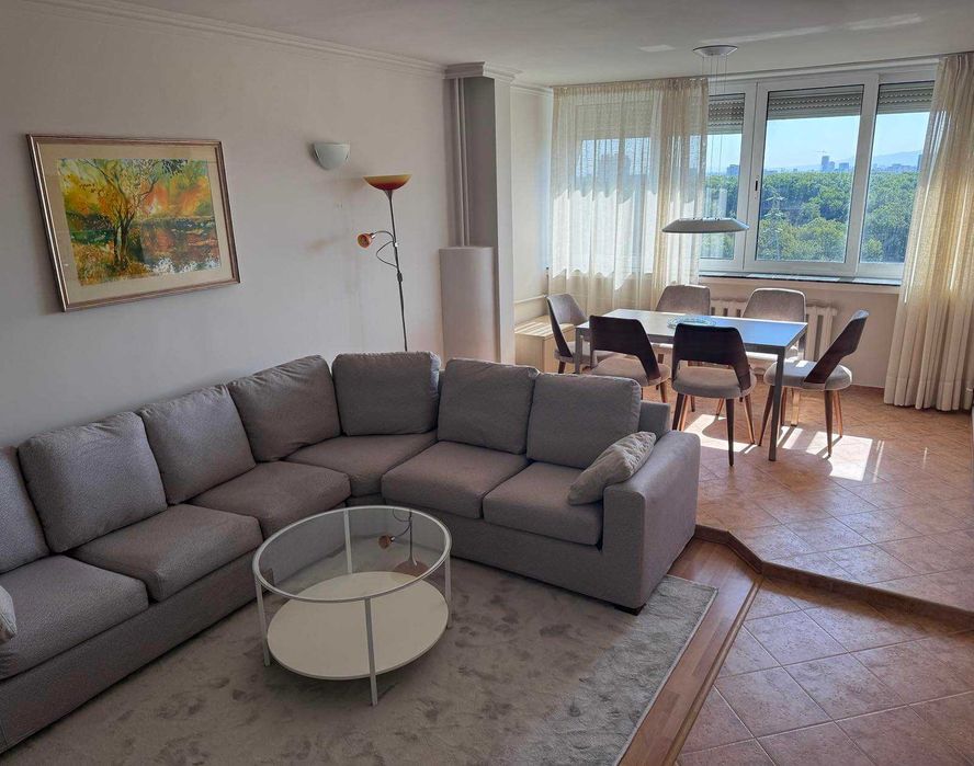 Дава се под наем Тристаен апартамент в София, Изток - 90 кв.м за 800 € - Снимка #1