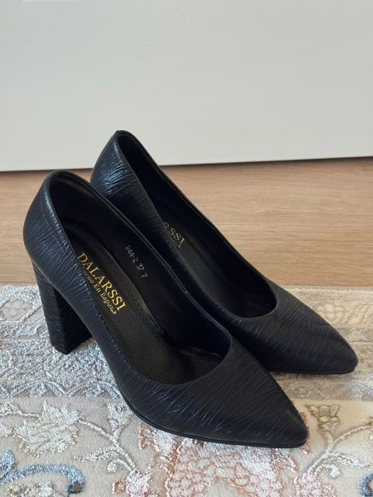 Продам женские туфли