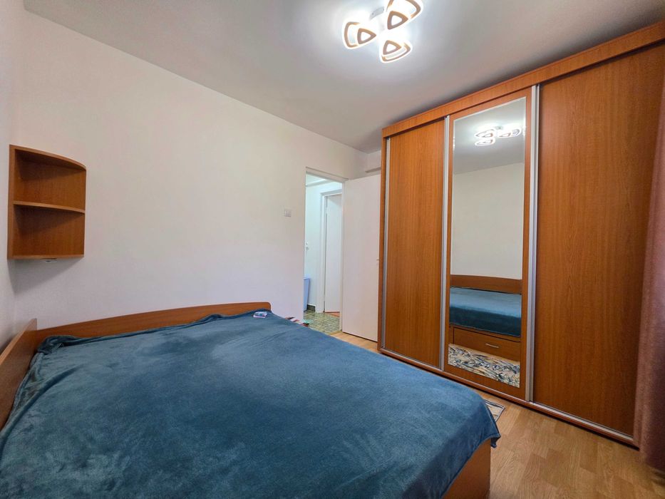 De inchiriat Ap 3 camere semidecomandat, et 4/4, 150 m metrou Crangasi. Doar cu CONTRACT minim 1 an