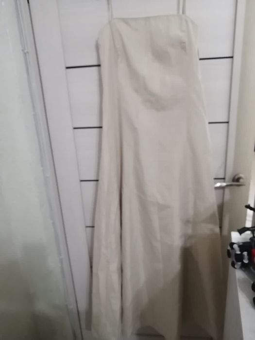 Платья вечерние.