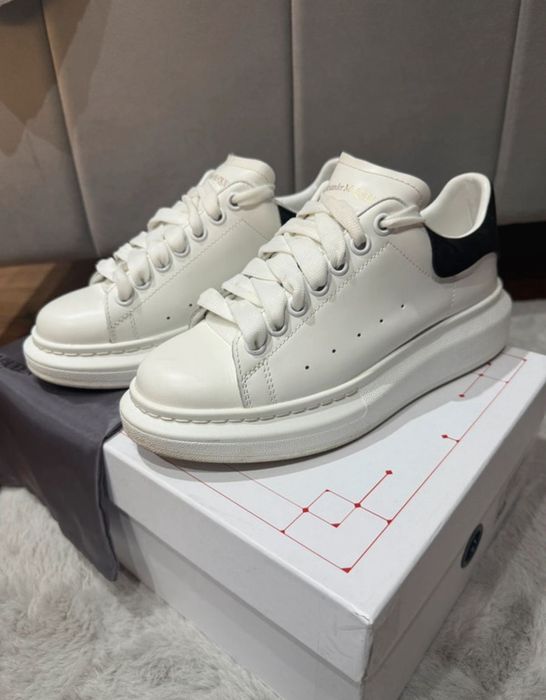 Alexander McQueen la DOAR 249 LEI