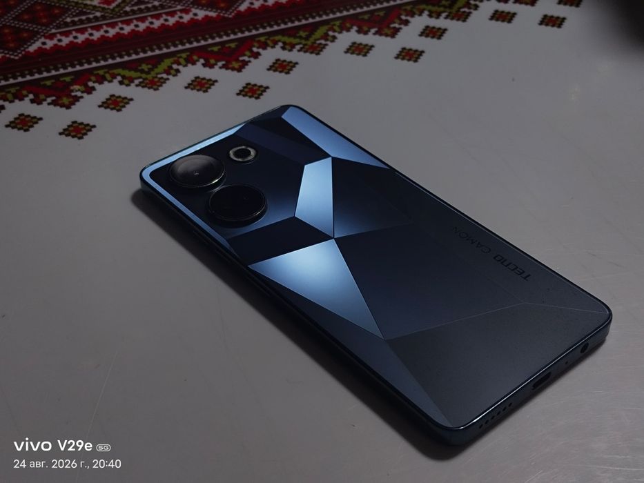 TECNO CAMON 20 PRO в хорошем состояний