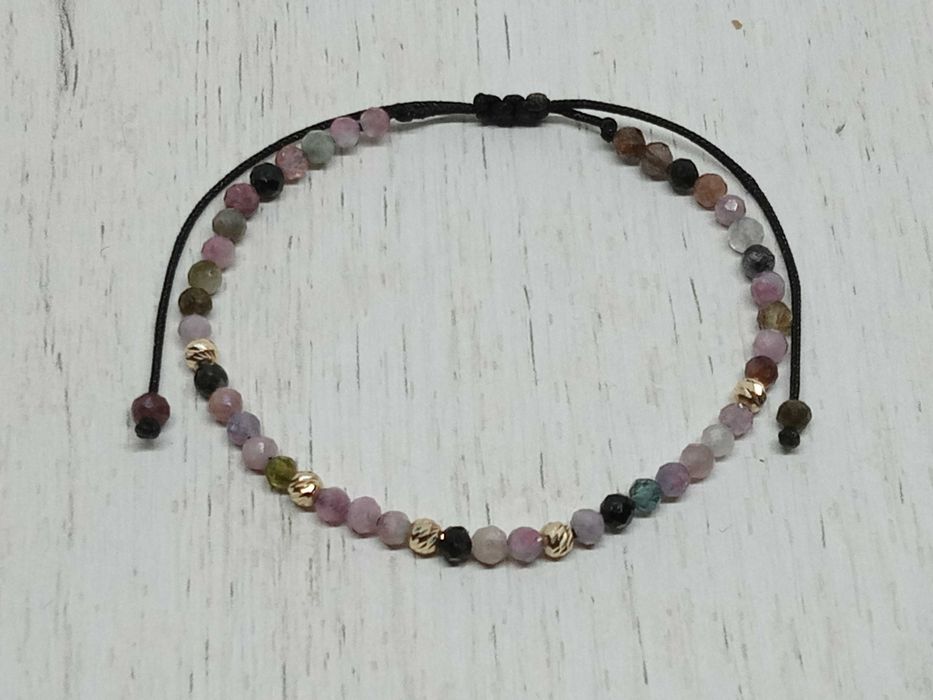 Гривна с Турмалинови фасетирани скъпоценни камъни и 14K златни топчета