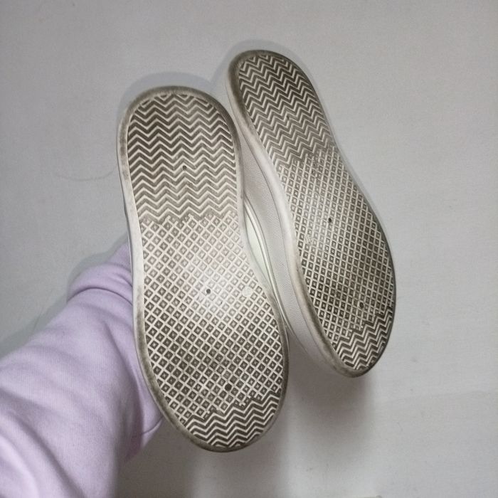 Sneakers Carolie Albi cu Perle și Platformă – Mărimea 37