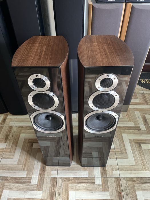 Boxe top Wharfedale 10.5