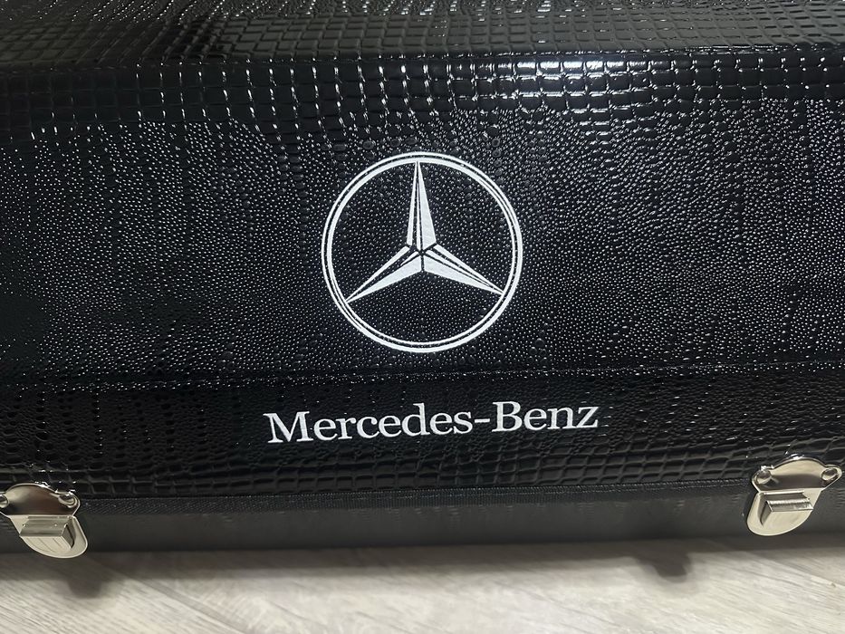 Для мерседес органайзер