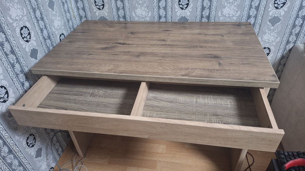 Продам стол, возможен торг