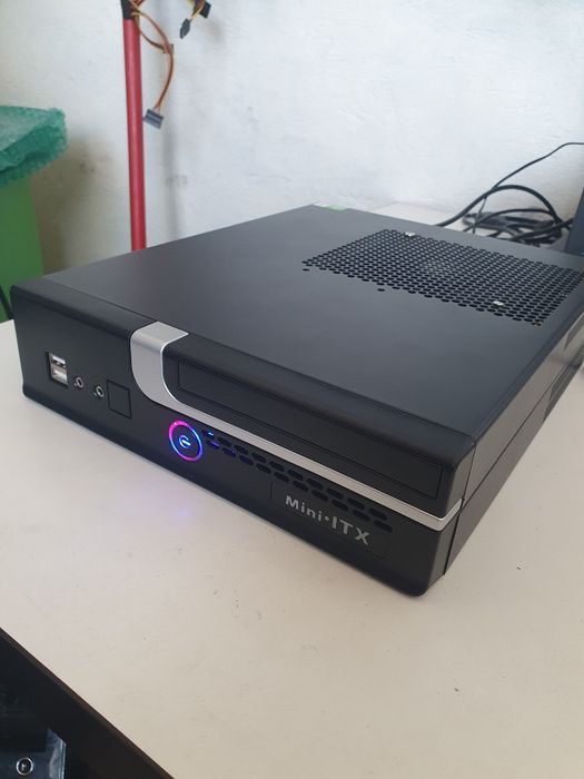 Calculator I3 Gen4 si I5 Gen 4 Lenovo E73