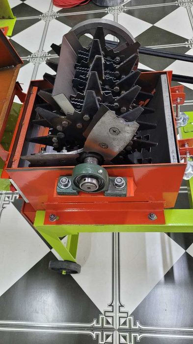 Универсал дробилка 220волт/2840 оборот хўл қуруқ майлайди