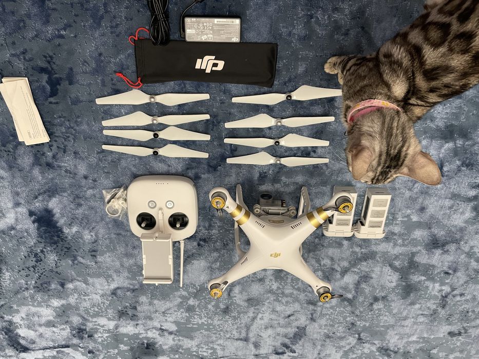 дрон DJI Phantom 3  4K