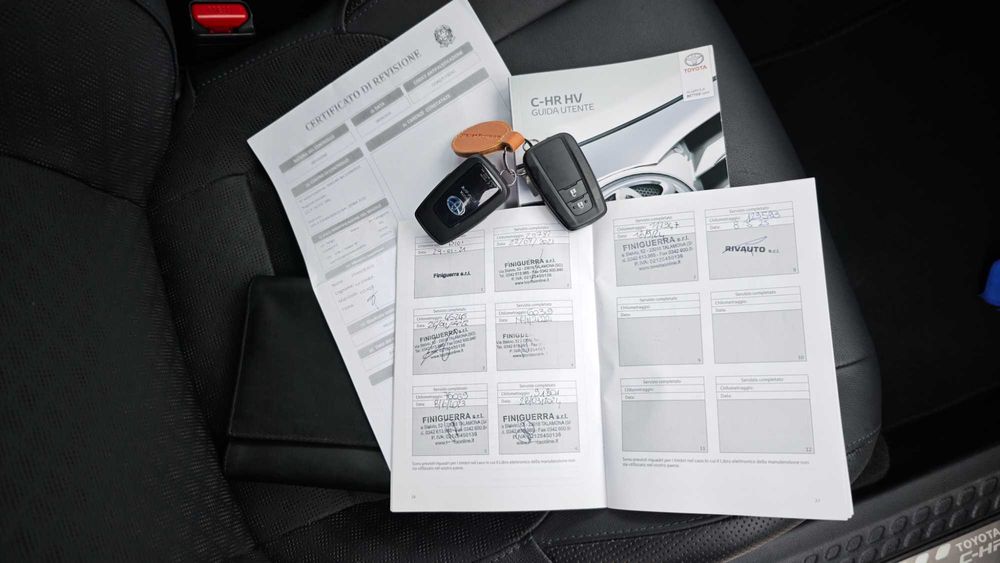 Toyota C-HR 2.0 184ks Hybrid Premiere