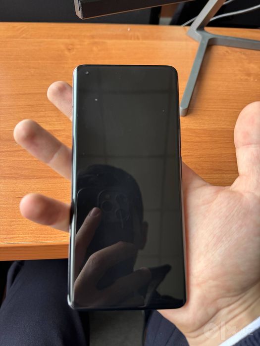 Xiaomi 11ultra12/ 256 ekranda singan joyi bor  bor abmen