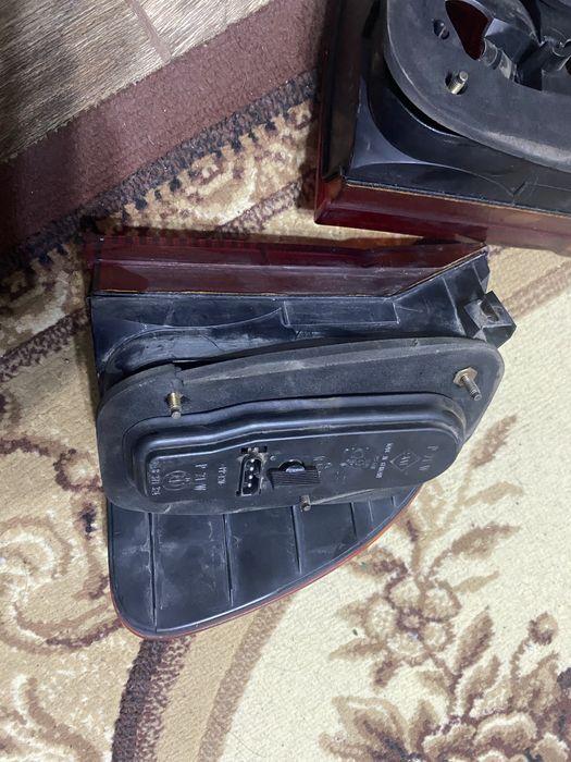 Продам задние фонари бмв е39 уневерсал