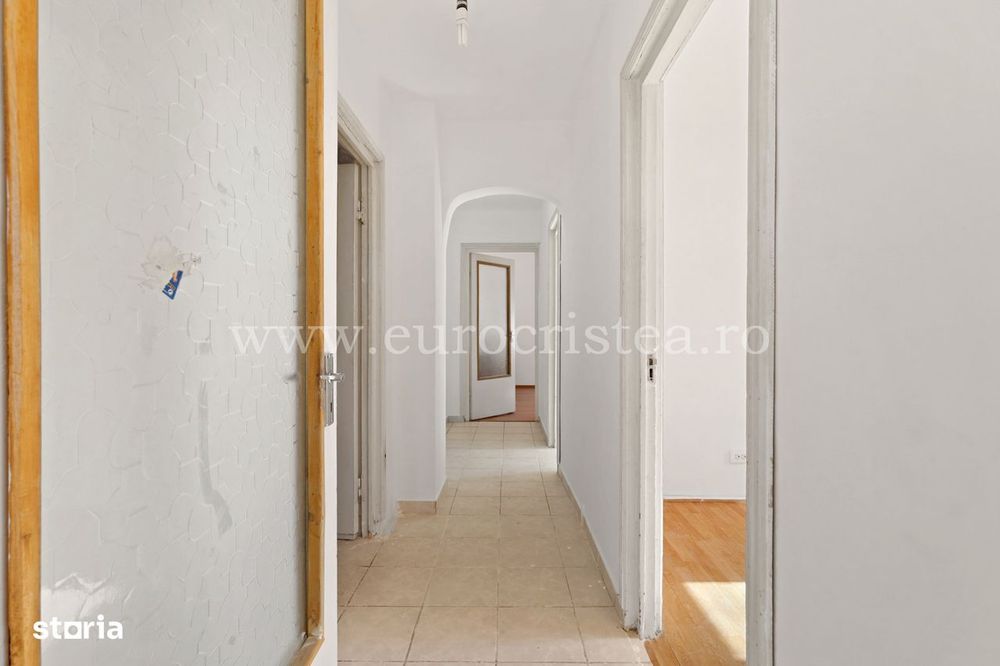 Apartament 3 camere – Mangalia | Zona:Centru-Sens,600m de plajă