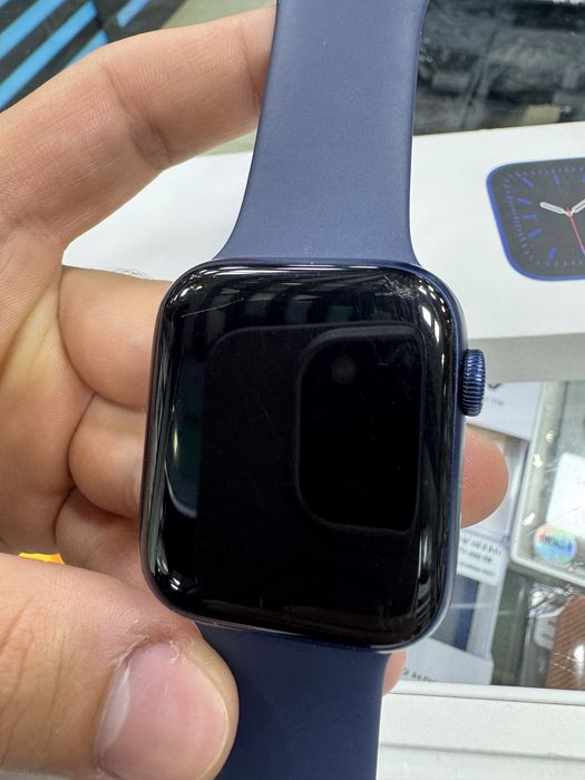 Срочно продам Iwatch 6 (44mm) Состояние среднее