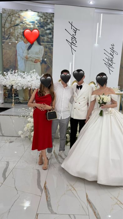 Продам красное атласное платье