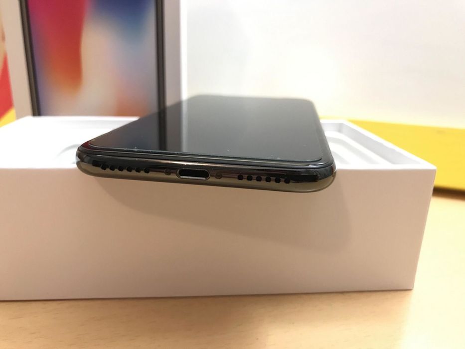 Продается срочно iPhone X