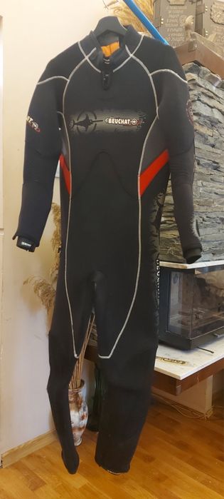 Неопренов костюм BEUCHAT