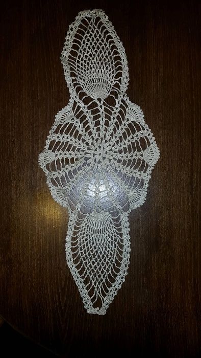 Българска бродерия - карета и на една кука