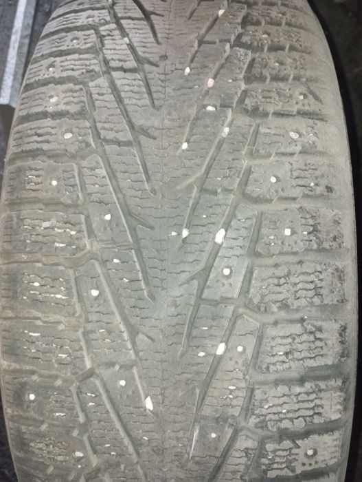 Продается зимные резины с шипами