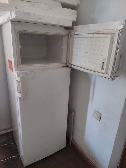 Холодильник, газовая плита