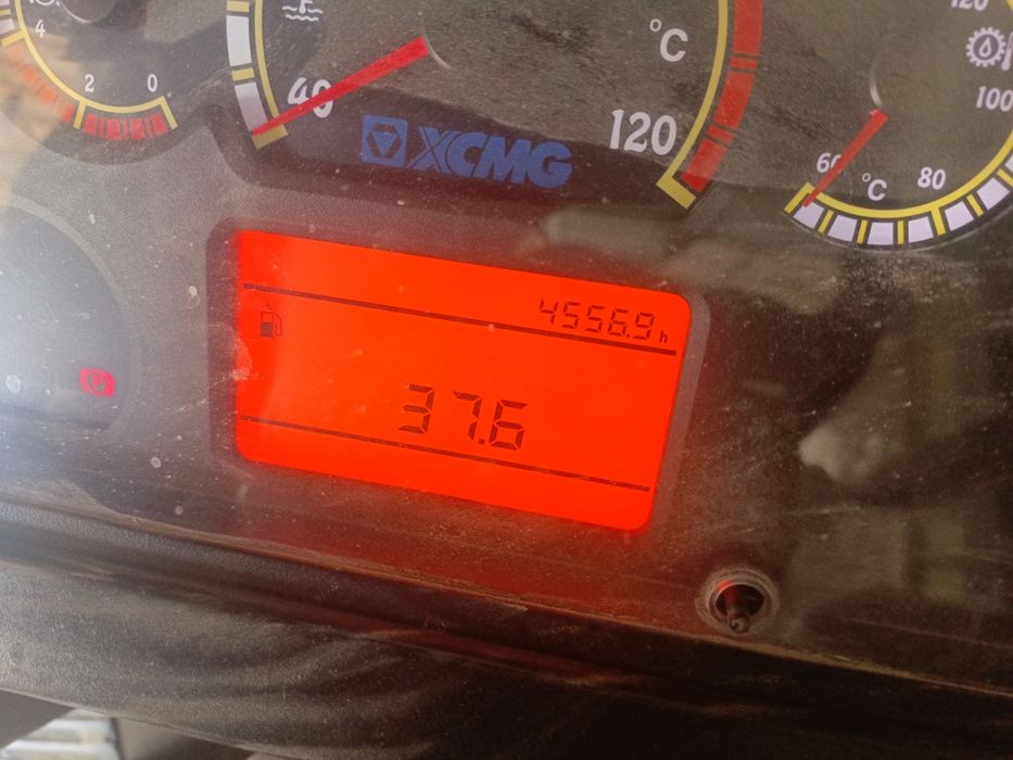 XCMG LW300KN Sotiladi motochas 4.500 holati zavod kalit tegmagan