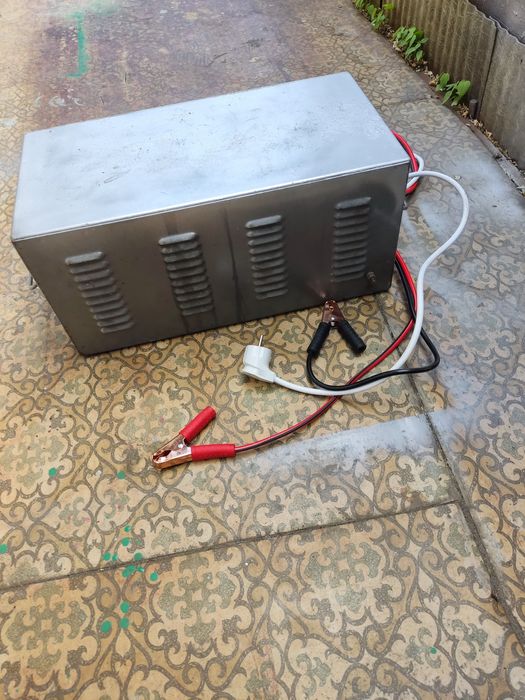 Зарядное устройство