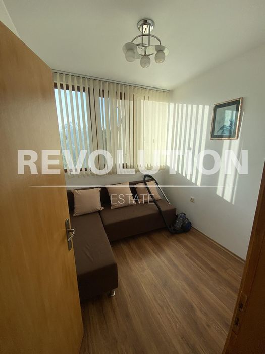 Дава се под наем Четиристаен апартамент в Пловдив, Тракия - 130 кв.м за 600 € - Снимка #7