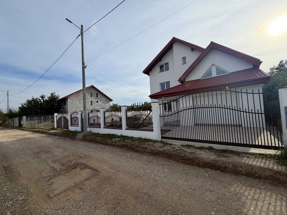 Casă P+1E+M 430 mp, teren 965 mp, semifinisată – Pasărea, Brănești