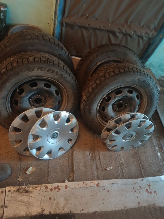 Шины с дисками и колпаки оригинал