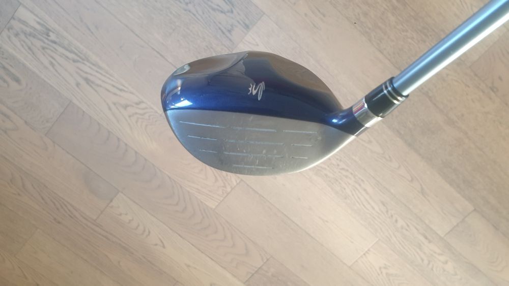 Дамски голф стик 5 wood Cobra King Speed LD в отлично състояние.