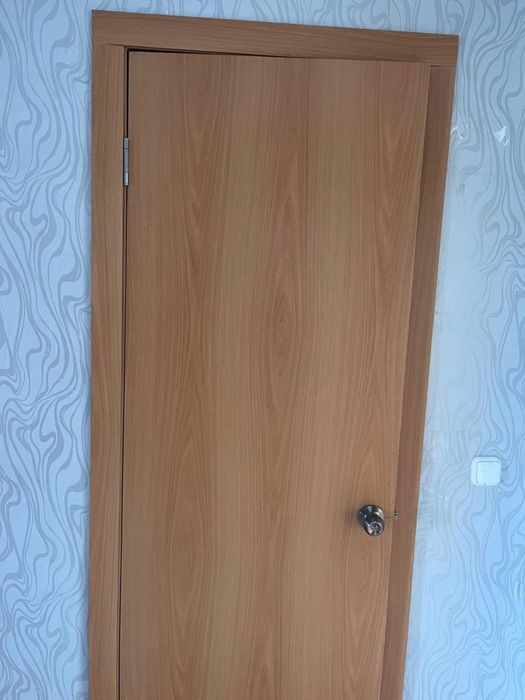 Продам двери б/у только установили