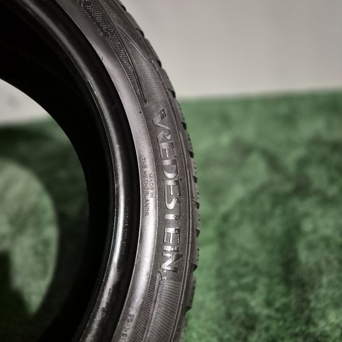 285 40 21 O bucată Vredestein Giugiaro m+s