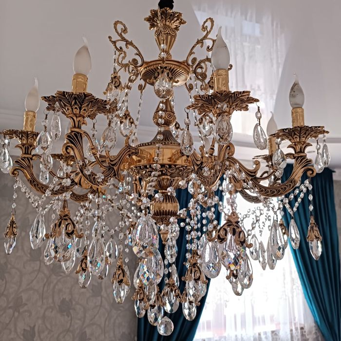 Две люстры по разным ценам