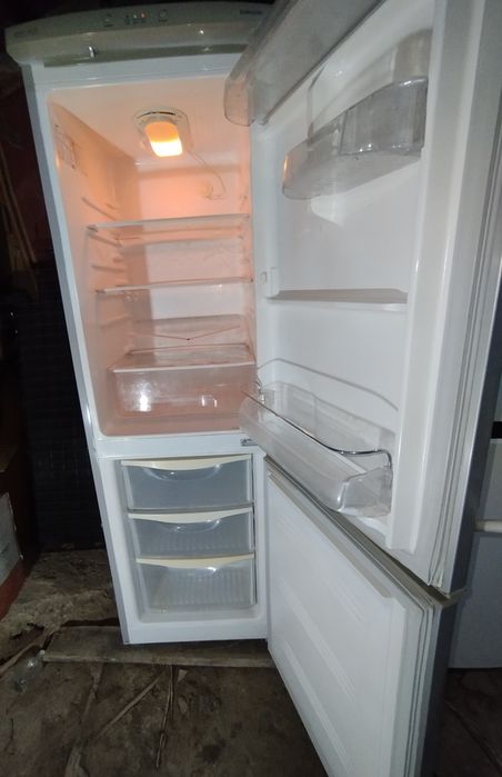 Продам холодильник