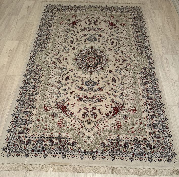 Продается ковер в отличном состоянии