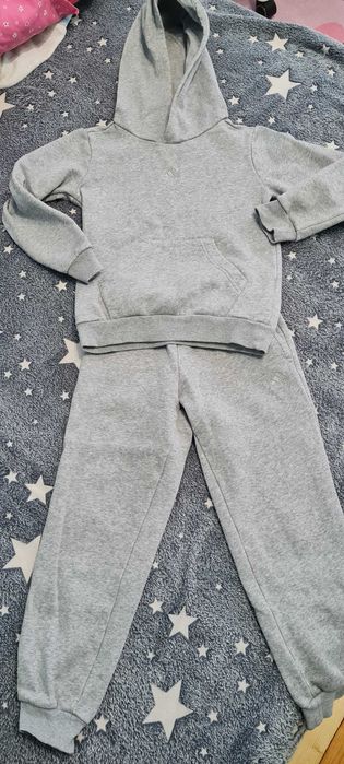 Спортни екипи за момиче