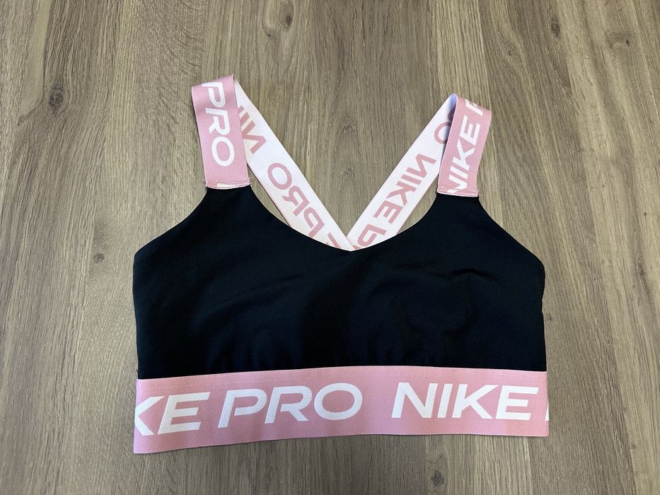 100% Оригинален!! Дамски спортен екип Nike Pro бюстие клин