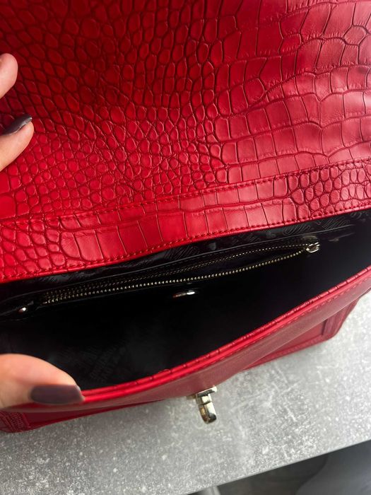 Оригинална чанта през рамо "Love Moschino"