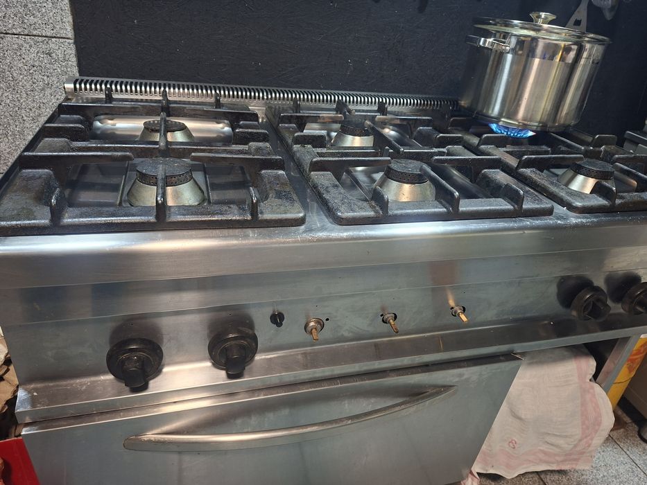 Aragaz profesional 6 ochiuri inox