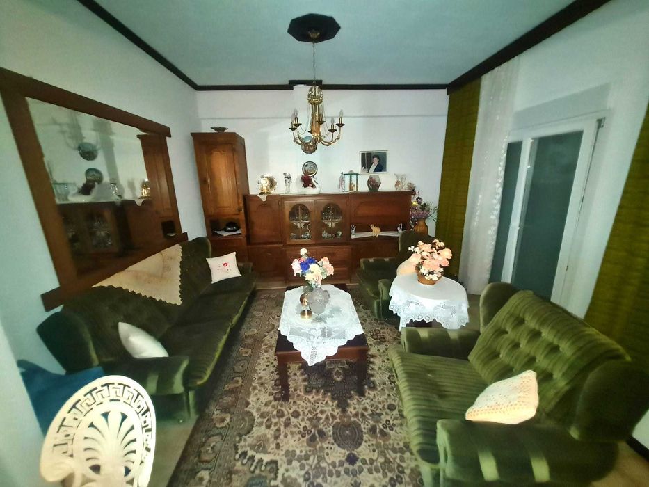 Продава 2 ет къща 240 м2 с двор 1200 м2 в Аспровалта, Гърция