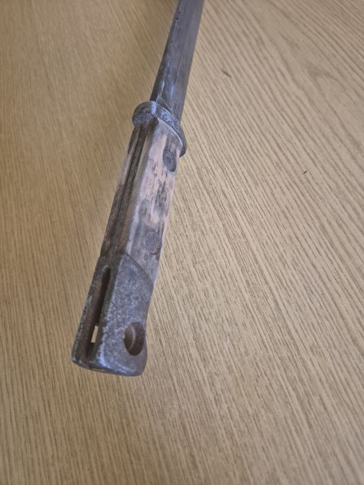 Продавам нож щик