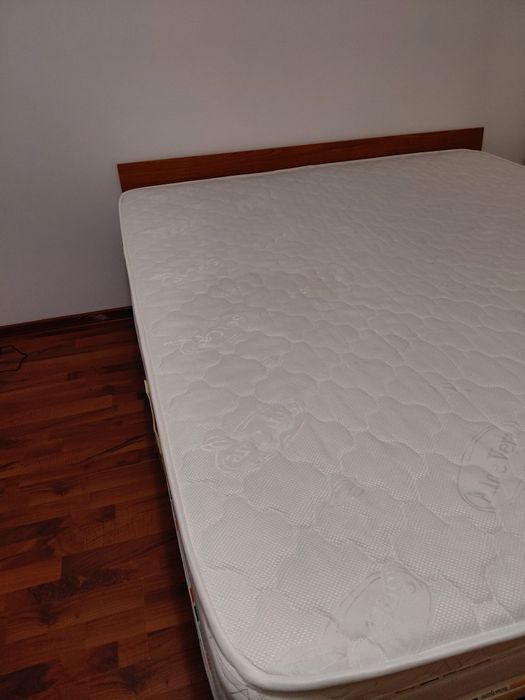 Vând saltea +somieră și 2 sifoniere