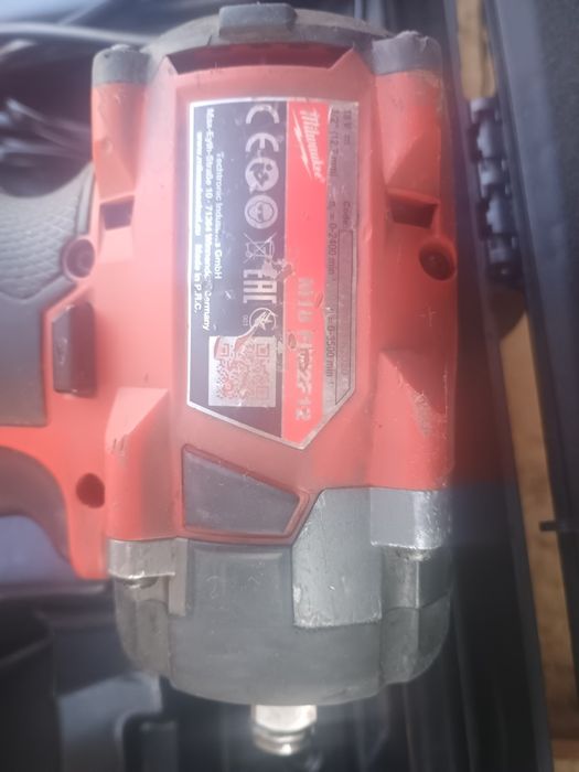 Pistol impact milwaukee fiw2f12 , baterie 5 ah,cutie și încărcător rap