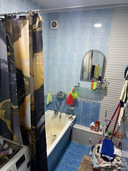 Uy sotiladi Vodnik musaffo maskan 9 etaj dom 1 etaj.