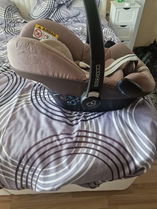 Maxi cosi детско столче + основа,пълен комплект,isofix